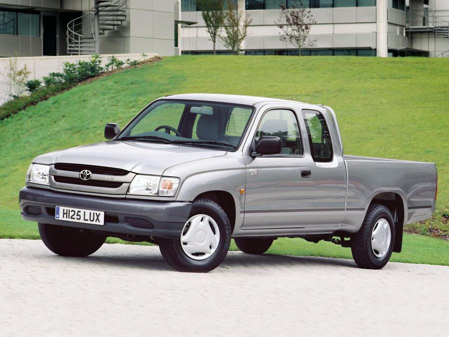 Toyota Hilux Xtra Cab (UK) '2001
